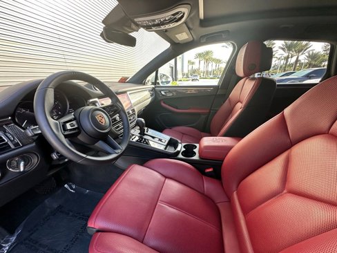 Used 2024 Porsche Macan image 4