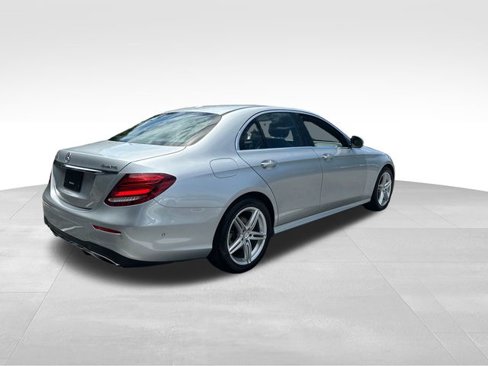 Used 2017 Mercedes-Benz E 300 4MATIC image 7