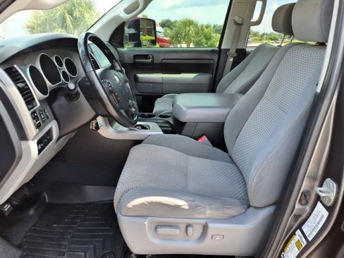 Used 2013 Toyota Tundra 4x4 CrewMax image 22
