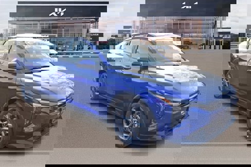 New 2025 Kia K4 LXS image 1
