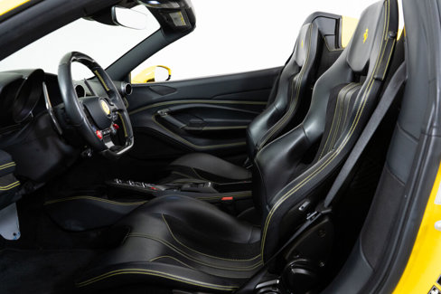 Certified 2021 Ferrari F8 Tributo image 4