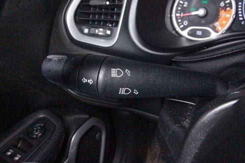 Used 2018 Jeep Renegade Latitude w/ Cold Weather Group image 26