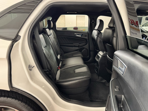 Used 2021 Ford Edge ST image 34