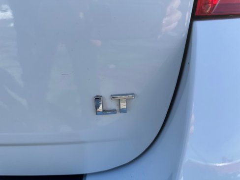 Used 2017 Chevrolet Equinox LT image 10