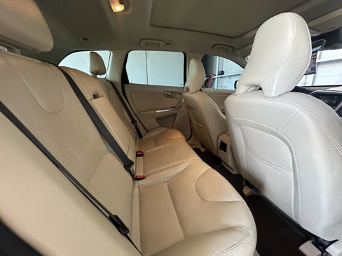 Used 2015 Volvo XC60 T6 image 25