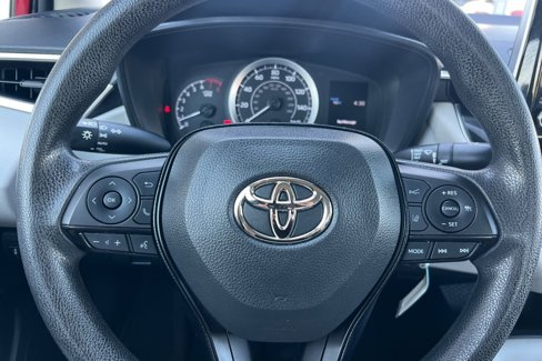 Used 2021 Toyota Corolla LE image 18