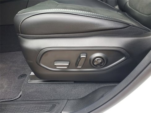 New 2025 Jeep Grand Cherokee L Altitude image 17