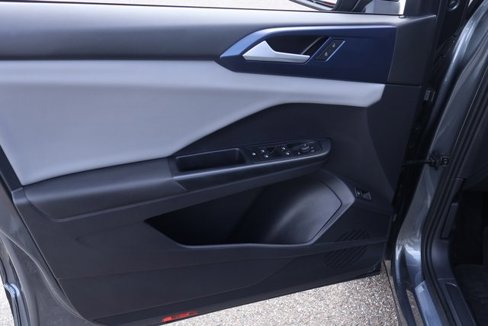 Certified 2022 Volkswagen Taos SE image 10