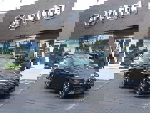 New 2025 Hyundai Elantra Limited image 1