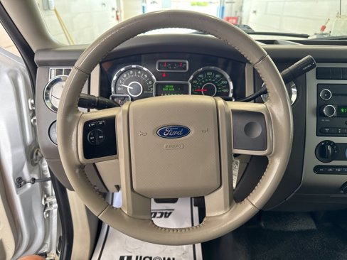 Used 2010 Ford Expedition XLT image 15