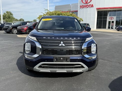 Used 2022 Mitsubishi Outlander SE image 2