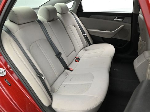 Used 2015 Hyundai Sonata SE image 18