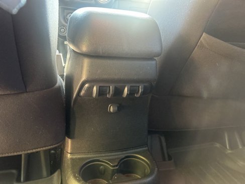 Used 2013 Jeep Wrangler Unlimited Rubicon w/ Connectivity Group image 14