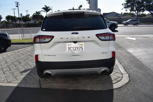 Used 2022 Ford Escape Titanium image 10