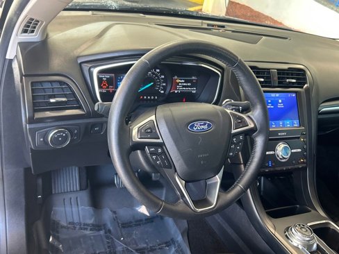 Used 2019 Ford Fusion Titanium image 34