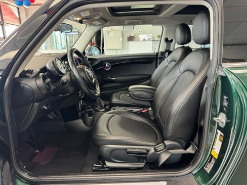 Used 2019 MINI Cooper 2-Door Hardtop image 31