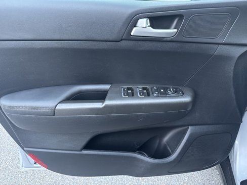 Used 2019 Kia Sportage LX image 10