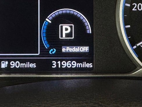 Used 2022 Nissan Leaf SV image 15