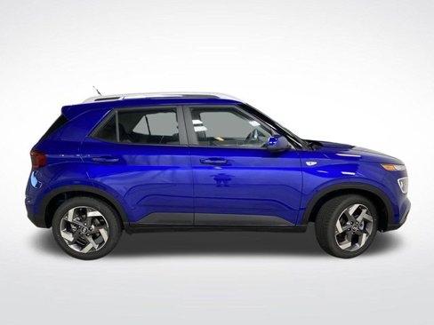 New 2025 Hyundai Venue SEL image 2