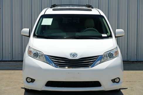 Used 2011 Toyota Sienna XLE image 45