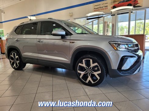 Used 2022 Volkswagen Taos SEL image 3