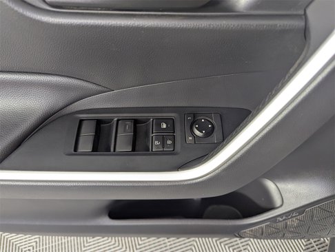 Used 2023 Toyota RAV4 LE image 18