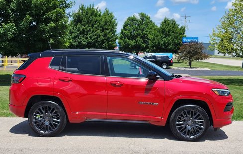 Used 2024 Jeep Compass Limited w/ High Altitude Package image 8