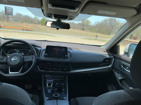 Used 2023 Nissan Rogue SV image 10