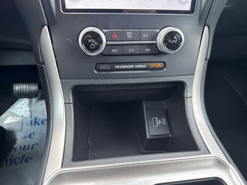 Used 2023 Ford Edge SEL image 17