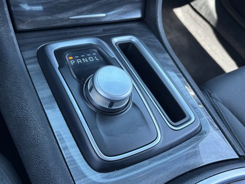 Used 2020 Chrysler 300 Touring image 27