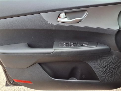 Used 2019 Kia Forte LXS image 23