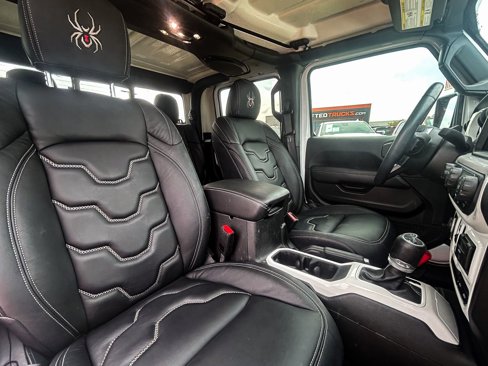 Used 2022 Jeep Gladiator Overland w/ Cold Weather Group image 29