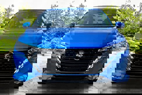 Used 2025 Nissan Sentra SV w/ SV Premium Package image 3