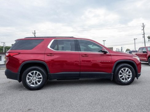 Used 2020 Chevrolet Traverse LT image 9