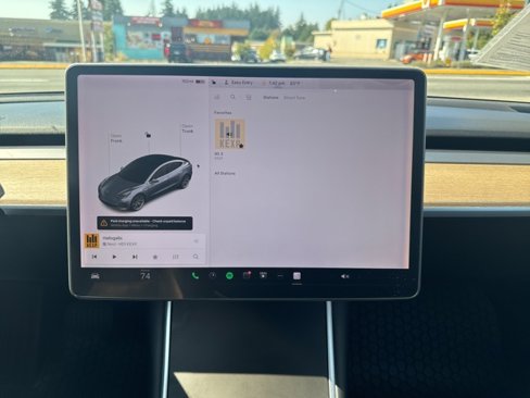 Used 2018 Tesla Model 3 Mid Range image 10