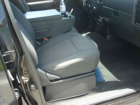 Used 2011 Nissan Titan SV w/ Tow Pkg image 10