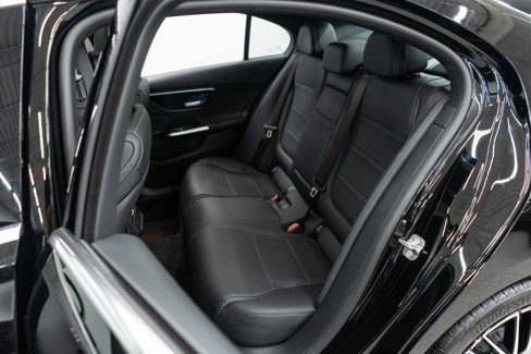 Used 2025 Mercedes-Benz C 300 4MATIC Sedan image 33