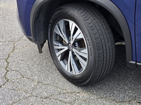 Used 2023 Nissan Rogue SV image 27