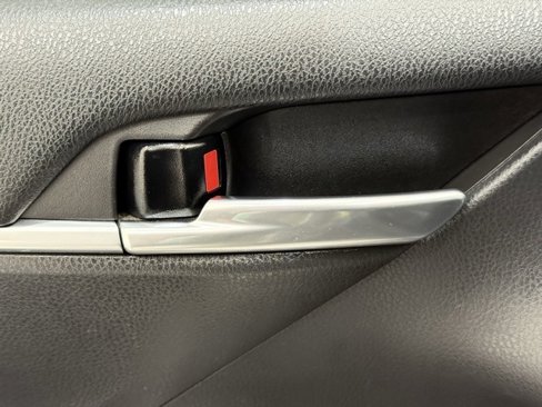 Used 2021 Toyota Camry LE image 20