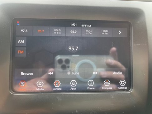 Used 2019 Jeep Cherokee Latitude w/ Popular Appearance Group image 21