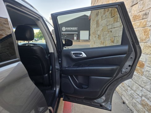 Used 2016 Nissan Pathfinder SL w/ SL Tech Package image 11