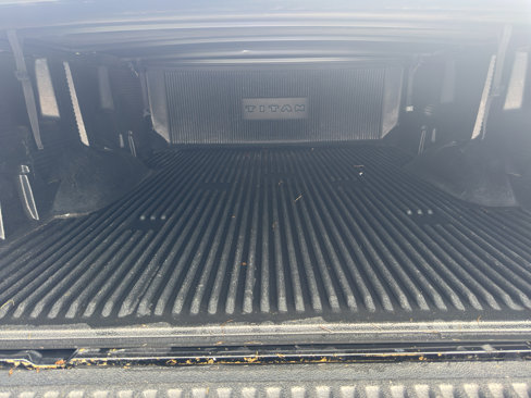 Used 2017 Nissan Titan SV image 13