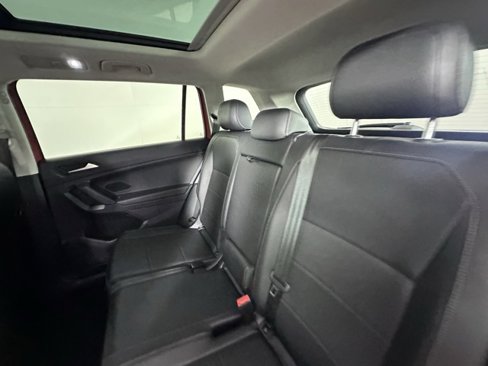 Used 2019 Volkswagen Tiguan SE w/ Panoramic Sunroof Package image 14