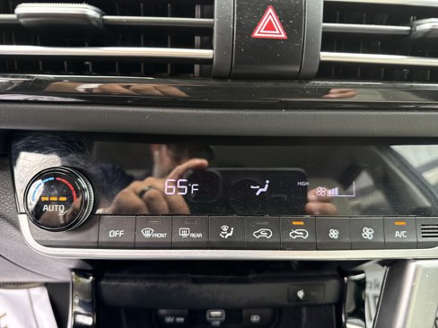 Used 2021 Kia Seltos SX w/ SX Sunroof Package image 16