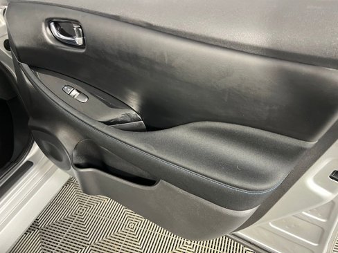 Used 2022 Nissan Leaf SV image 35