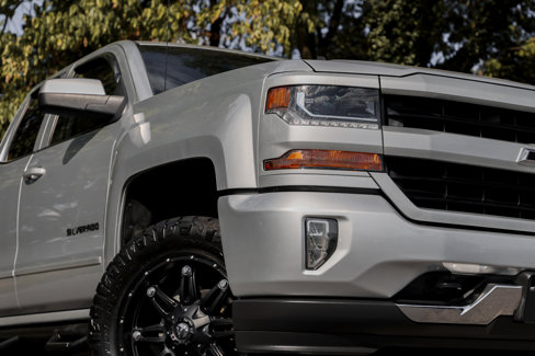 Used 2018 Chevrolet Silverado 1500 LT w/ LT Plus Package image 3