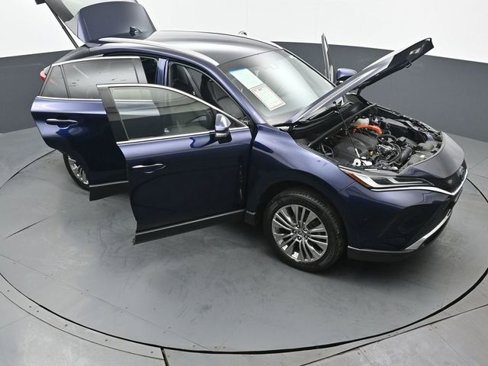 Certified 2022 Toyota Venza XLE image 57
