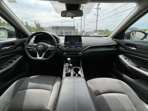 Used 2024 Nissan Altima 2.5 SV image 23