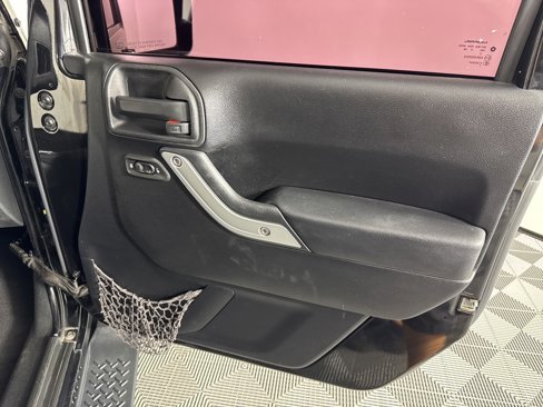 Used 2012 Jeep Wrangler Unlimited Sahara w/ Dual Top Group image 33