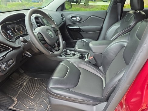 Used 2020 Jeep Cherokee Latitude Plus image 8